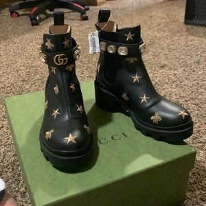 Gucci bee boots